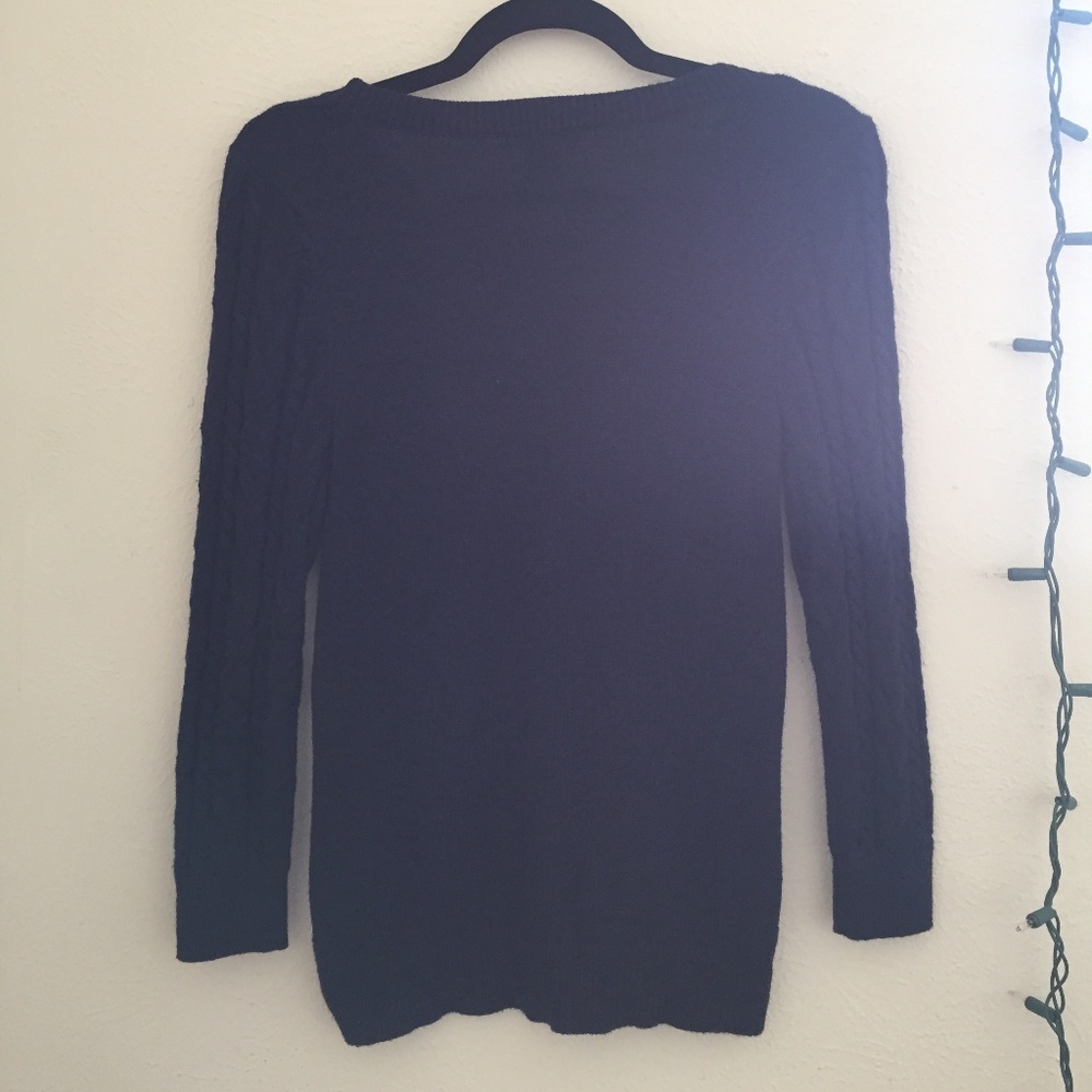 H&M Basic Sweater - Picture 2 of 2